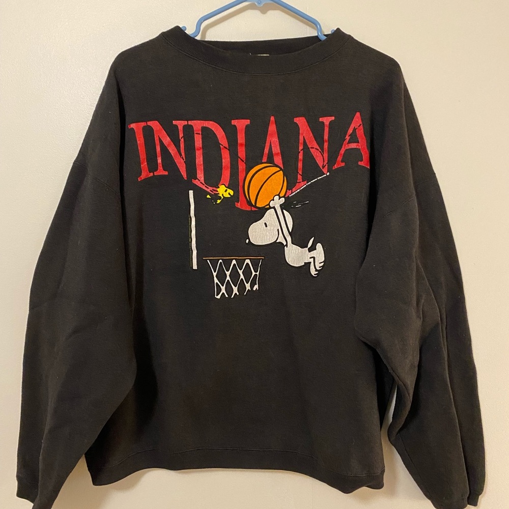 Vintage Snoopy Indiana Basketball Sweatshirt